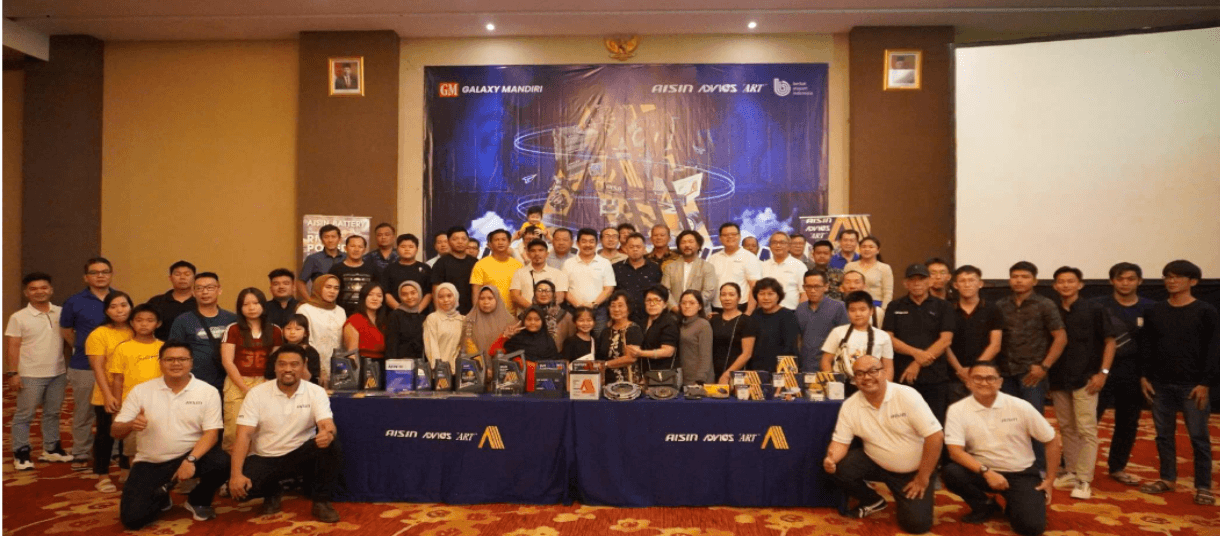 Customer gathering group photo